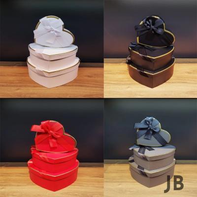 3&039lü Kalp Hediye Kutusu