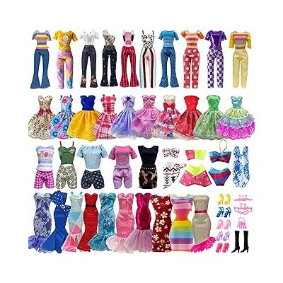 30 Parça Oyuncak Bebek Kıyafetleri ve Aksesuarları 11,5 İnç Kız Bebekler için Rastgele 5 Üst, 5 Pantolon, Rastgele 3 Elbise, Rastgele 3 Moda Elbise, Rastgele 2 Mayo, 6 Çift Ayakkabı, 1 Çanta, 5 Askı