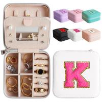 Aynalı Mektup Seyahat Takı Çantası, Mini Taşınabilir Takı Seyahat Organizatörü, Nedime Hediyesi için Küçük Mücevher Kutusu, Yüzük, Kolye, Küpe (WhiteFuchsia-K)