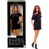 BARBIE BASICS™ Koleksiyon Moda Bebekler - Kumral Kısa Saçlı Barbie Basics koleksiyona uygun bebek, siyah elbisesi ve sivri burunlu botlarıyla kahverengi saçlı Model 01 JBH72
