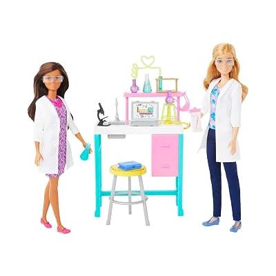 Barbie® Bilim Laboratuarı Oyun Seti | 2 moda bebek, 10+ bilimsel aksesuar ve daha fazlası, 3 yaşından itibaren, HJY95