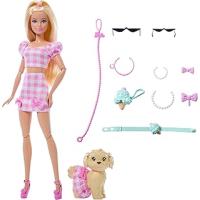 Barbie Uyumlu Dostlar sarı saçlı bebek ve köpekçiği, Pötikare desenli, pembe renkli kıyafetler giyen ve güneş gözlüğü, kolye ve fiyonk gibi aksesuarlar takan, JFP36