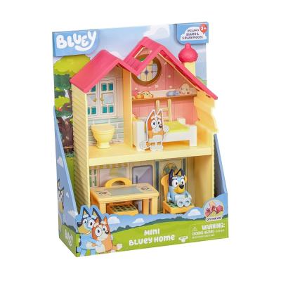 BLUEY Mini ev oyun seti | taşıma saplı kompakt ev oyun seti | üç farklı oda | mutfak, yatak odası ve banyo | 5 oyun parçası ile şekil içerir