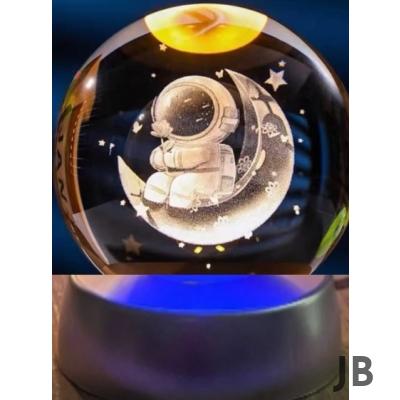 Dekoratif Ay Üstünde Astronot Tasarımlı Plastik Altlıklı Cam Küre
