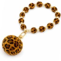 Peluş Ponpon Telefon ve Çanta Bilekliği – Gri Leopar ve Düz Leopar Renkli Yumuşak Kürklü Anahtarlık, Telefon Askısı ve Şık Boncuklu Kadın Aksesuarı